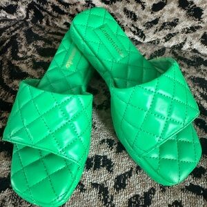 Lemonade Vibrant Green Quilted Slide Sandals Size 6